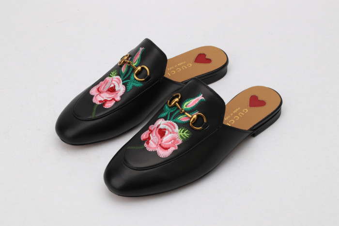 guc loafer