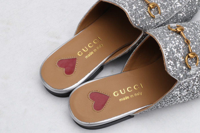 guc loafer