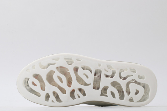 alex mcqu sneakers 090821