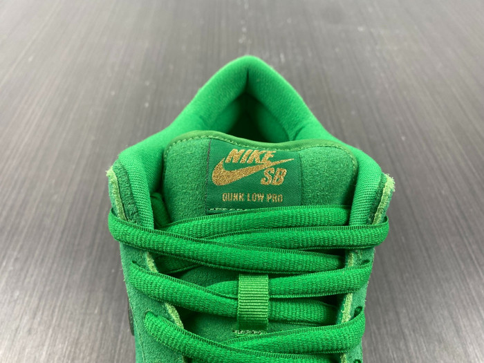nike sb dunk low pro st. patrick