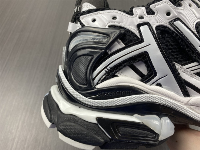 Ba*len*cia*ga runner sneakers white black white 677403w3rb29010