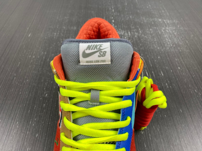dunk low “what the” 318403-141